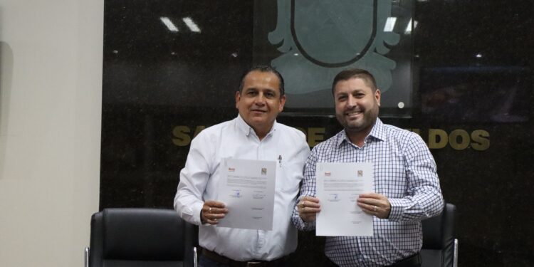 Gobierno de Badiraguato firma convenio de colaboración con SNTE Sección 53