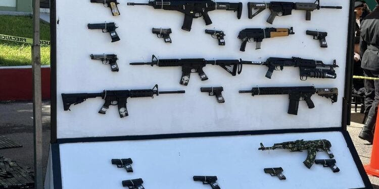 ¡Duro golpe! Ejército destruye armas aseguradas a la delincuencia