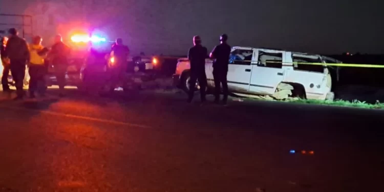 Vuelca camioneta en Quilá y mueren padre e hijo está madrugada
