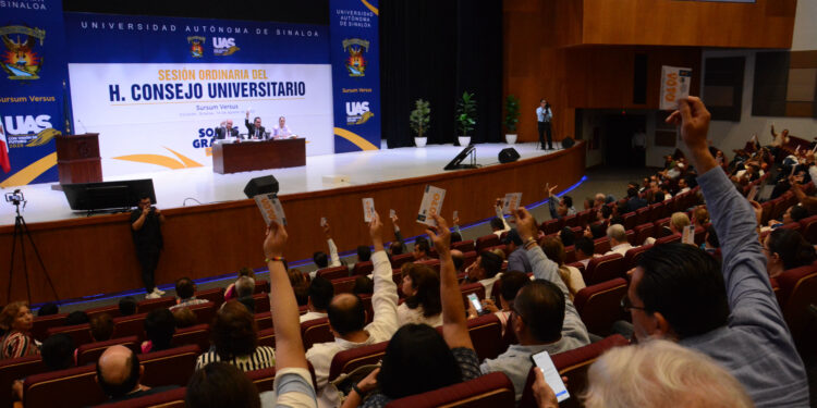 Reciente lucha a favor de la Autonomía de la UAS ha generado mayor unidad en la comunidad rosalina; universitarios darán total respaldo al Rector en próxima audiencia