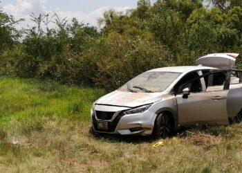 Localizan dentro del río Tamazula el automóvil de un joven asesinado el domingo
