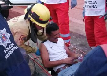 Pintor sufre descarga eléctrica cuándo pintaba una residencia en Mezquitillo