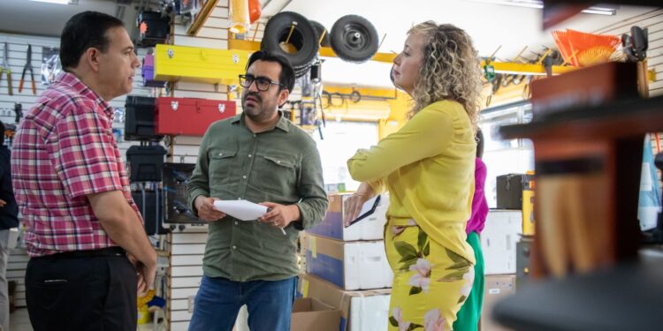 Juan de Dios Gámez entrega un millón y medio de pesos a Fetoza