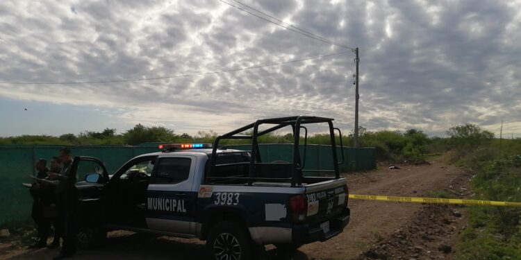 Localizan a joven esposado y asesinado a balazos al sur de Barrancos