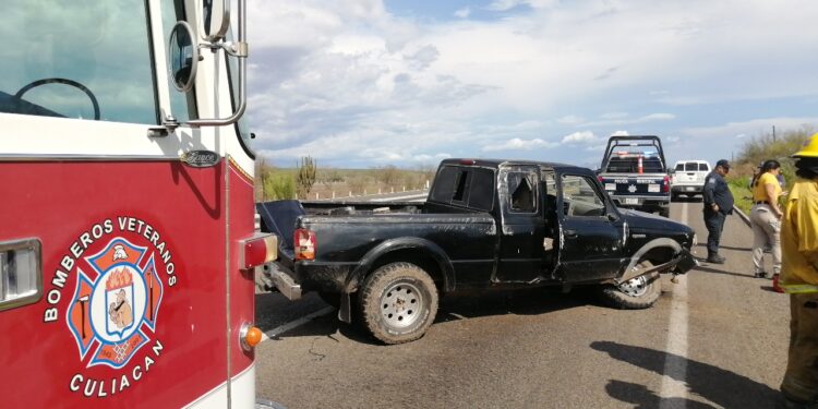 Lesionado en volcadura adulto mayor que viajaba rumbo a Tepic, Nayarit