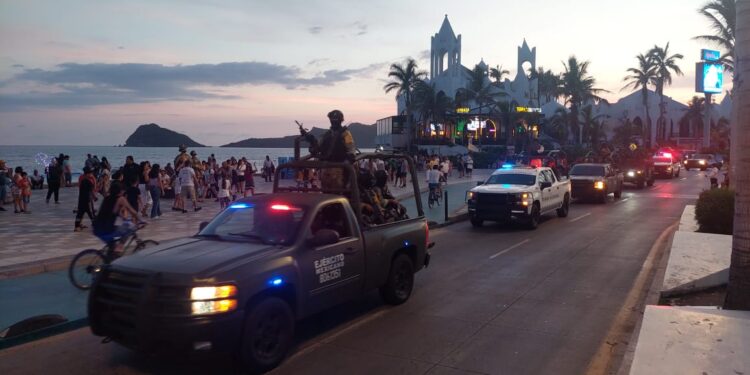 Llegan a Mazatlán 300 militares y elementos de la Guardia Nacional trás la muerte del “R-18”