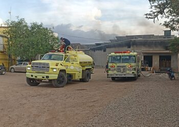 Arde bodega-taller de conocida frutería