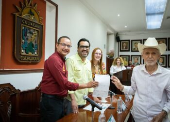 Entregan bonos a 220 jubilados del Stasac
