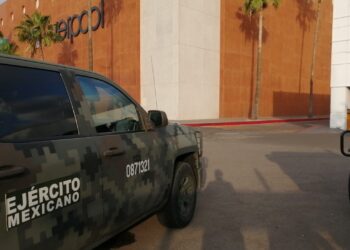 Supuesta mujer policía deja abandonada su bolso con una pistola dentro en Liverpool