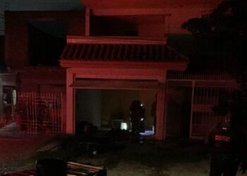 Arde casa en la colonia Toledo Corro
