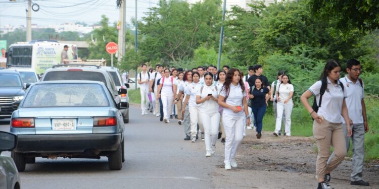 Con entusiasmo regresan a las aulas más de 160 mil jóvenes en las cinco diferentes unidades regionales de la UAS