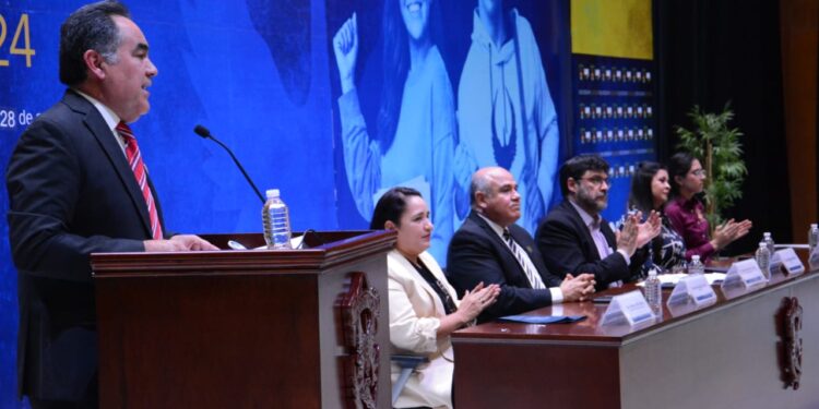 Destacando la Implementación del Nuevo Modelo Educativo, Rector pone en marcha de manera oficial el ciclo escolar 2023-2024 en la UAS