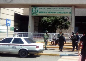 Balean y despojan de 98 mil pesos a una mujer al salir de un banco