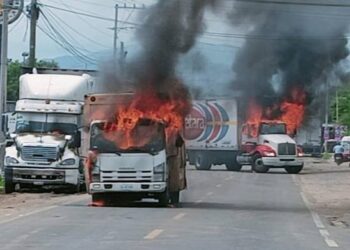 Bloqueo de transportistas termina en violencia en Guerrero