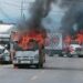 Bloqueo de transportistas termina en violencia en Guerrero