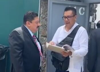 Detienen al Fiscal de General de Morelos, Uriel Carmona, durante operativo en su casa