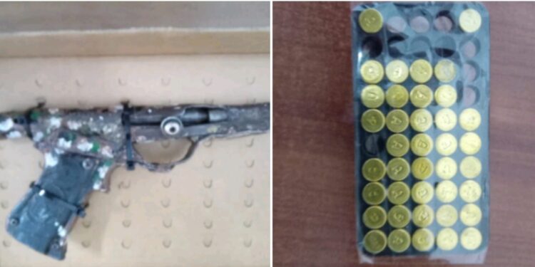 Se paseaba con una pistola fajada al cinto y fue detenido en Culiacán