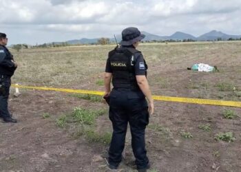 Localizan a un hombre asesinado y envuelto en una cobija en Guamúchil