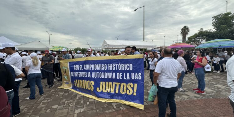 Sin iniciar audiencia del rector y defensor de la UAS; juez otorga dos horas de receso