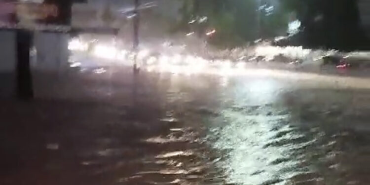 ¡Tome precauciones! Se registra aguacero en Culiacán