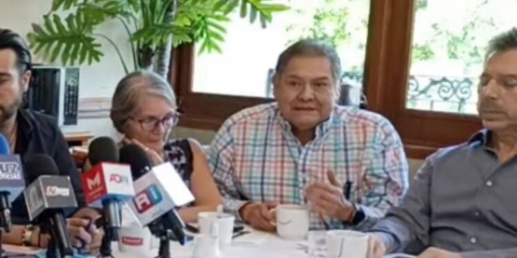 FCN anuncia que diputado Luis de la Rocha presentará amparo para evitar la distribución de los libros de texto en Sinaloa