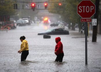 Intensas lluvias provocan inundaciones en distintos sectores de Nueva York