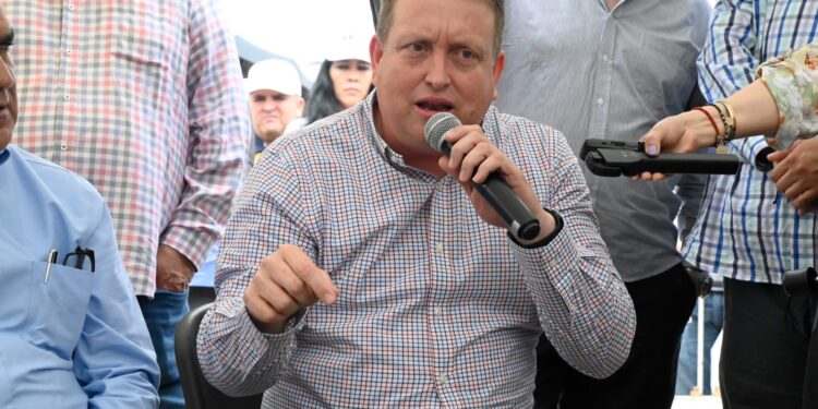 Tribunal colegiado admite amparo de universitarios y un juez analizará si es constitucional o no la actuación de la UIPE; incluso podría desaparecer