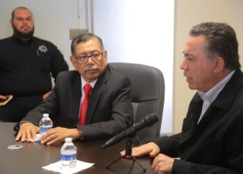 Enrique Inzunza Cázarez da posesión material del cargo como titular de la SSP Sinaloa a Gerardo Mérida Sánchez