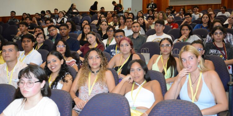 Por sus elevados indicadores de calidad y su riqueza académica y cultural, estudiantes nacionales y extranjeros prefirieron a la Nueva Universidad