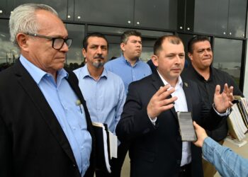 La Fiscalía vulnera el derecho a la adecuada defensa del Abogado General de la UAS, al entregar incompleta la carpeta; juez difiere la audiencia