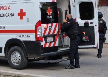 Asalta a clientes del banco, se hace perseguir, se enfrenta a balazos con policías y es detenido en Chulavista