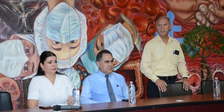 Como gesto de solidaridad, el Rector ofrece apoyo económico a 43 médicos residentes que no han recibido su beca del CONAHCYT y el Hospital Civil