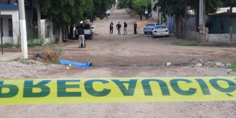 Asesinan a joven a balazos durante la madrugada en Los Huizaches