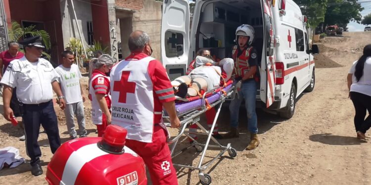 Ingeniero es atropellado por una góndola que trabajaba en el bacheo de una calle en la Renato Vega