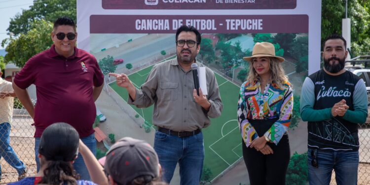 Juan de Dios Gámez da banderazo a construcción de campo de futbol y entrega dos canchas rehabilitadas de basquetbol