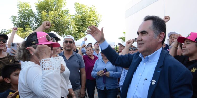 “De rodillas nunca”, advierte el Rector de las UAS