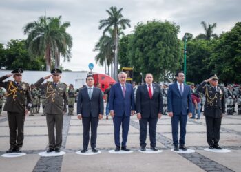 Rocha y autoridades civiles y militares conmemoran el 213 aniversario de la iniciación de la Guerra de Independencia