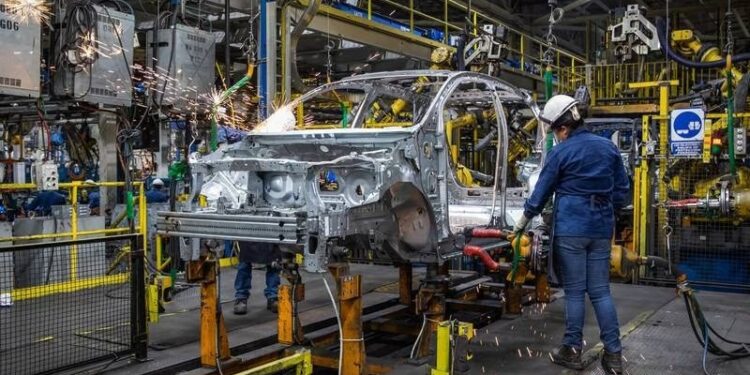Huelga automotriz de Estados Unidos origina en sus primeros tres días pérdidas por 76 millones de dólares en México, asegura especialista