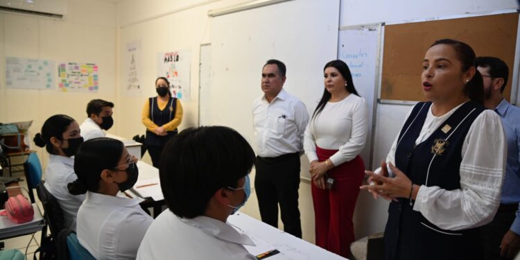 Supervisa el Rector las condiciones de operación en la Unidad Regional Norte en el inicio del Ciclo Escolar y constata el uso de cubrebocas