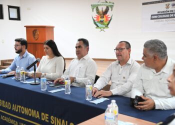 Rector de la UAS se reúne con el Colegio de Directores en la Unidad Regional Norte