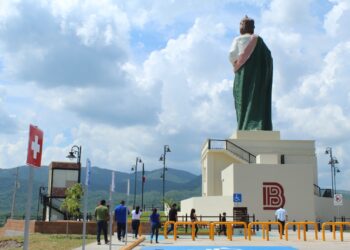 Turistas nacionales y locales acuden a Parque Mirador Badiraguato