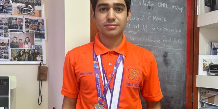 Víctor Manuel Bernal pone en alto el nombre de México; orgullo de la UAS, logra medalla de plata en la Olimpiada Iberoamericana de Matemáticas