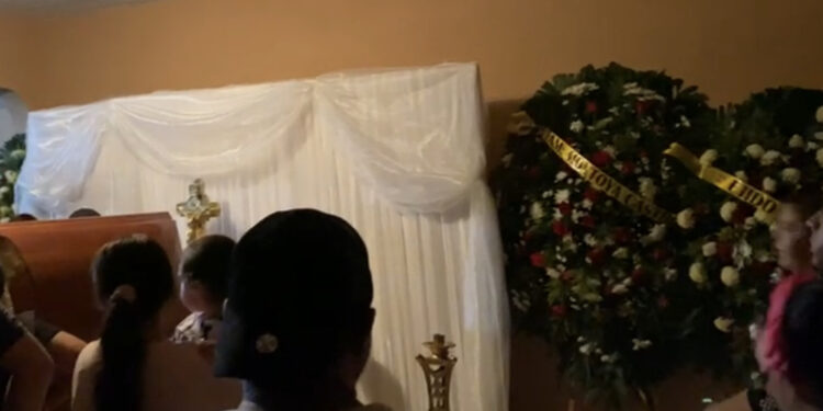 Su único deseo era salvar vidas, pero encontró la muerte: Velan los restos de Otniel, médico asesinado en clínica de Culiacán