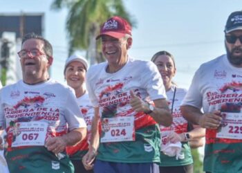 Más de 360 corredores y el Alcalde Gerardo Vargas participan en la 61 Carrera de la Independencia Ahome 2023