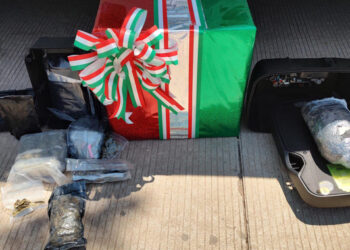 Aseguran en Culiacán “cristal” en caja envuelta para regalo