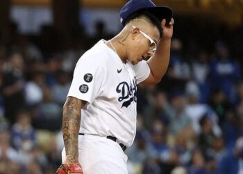 Dodgers dan de baja administrativa a Julio Urías