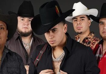 ¡Ahora es Fuerza Regida! CJNG amenaza a la agrupación con narcomanta