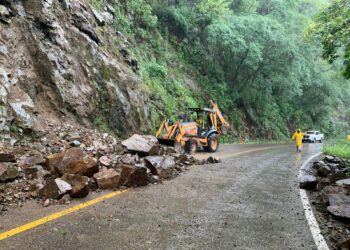 Badiraguato continúa  la reparación de daños causados por “Norma”