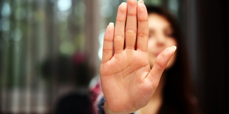 Graves consecuencias mentales y físicas generan el acoso y el hostigamiento sexual, señala sociólogo