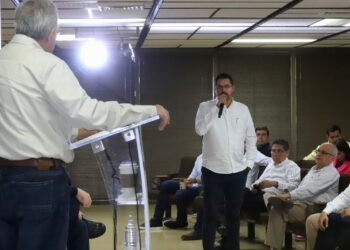 “Ningún niño o niña quedará fuera, a todos los vamos a atender”, asegura el gobernador Rubén Rocha Moya